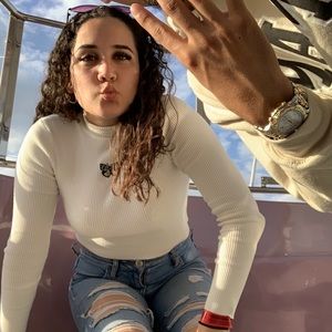 Meet your Posher, Lorenis